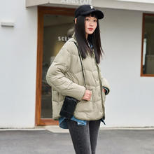 坦博尔 明星款轻薄羽绒服女小香风小个子穿时尚百搭短款翻领外套TD236266 奶茶棕 155/80A（体重115斤以内）券后195.5元