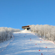 20点、双11： 吉林-松花湖 青山公寓2晚+滑雪+双11专属礼遇权益888元起（如有膨胀神券价格更低！）