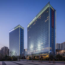 【秋冬出游】南昌国际博览城绿地铂瑞酒店1晚早餐晚餐全程不加价699元