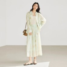再降价：对白 春秋装轻薄晕染印花长袖衬衫中长半裙两件套女式通勤套装107元