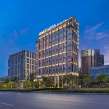 美团酒店 景德镇昌希尔顿惠庭酒店2晚+自助DIY饮品+绿洲大堂原价2376元，目前仅590元