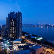 世茂酒店10店行政房1晚通兑含早+行政礼遇含希尔顿洲际