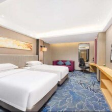 美团【周末不加价】399元1晚高星酒店全国通兑！周中周末通兑！折365.67元/晚！券后3晚1097元 可拆分核销 未兑可退