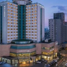 扬州万怡酒店1晚+虹桥坊温泉门票2份+东园茶社双人淮扬早茶原价706.00元 现价398元