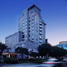 美团 城市便捷酒店 【东呈酒店集团】商旅品牌全国298元2晚超级通兑折134.71元/晚！券后7单1886元十四晚 可拆分核销 未兑可退