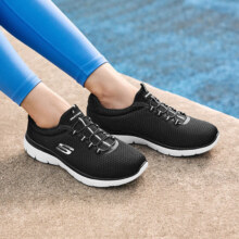 斯凯奇 女记忆鞋垫 轻质缓震 一脚蹬休闲鞋119元、包邮