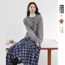 对白  凯伊莱文联名 2025冬装毛巾绣圆领含绵羊毛女式开衫针织衫