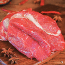 鲜京采 进口原切去骨羊后腿肉 2kg/袋￥94.00 比上一次爆料降低 ￥5.9