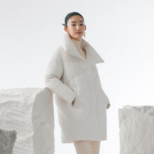 波司登 女鹅绒中长款加厚羽绒服479元、包邮