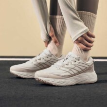 特步 【昆吾3.0 LITE】防泼水秋冬户外跑步鞋鞋轻质跑鞋女99元