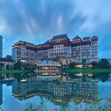 华住 酒店 898元两晚可拆分含双早+酒店礼遇通兑|花间堂/施柏阁品牌两晚898元(合449元/晚)含双人早餐 可拆分核销