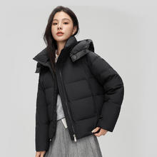 雪中飞 黑色连帽短款女士羽绒服