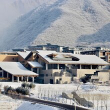 美团 北京延庆冬奥村度假酒店2晚 含早餐 药浴票2张 单人单日全域滑雪票4张（不含雪具）
