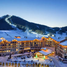 长白山万达酒店2店2晚+半日营+2大1小滑雪权益