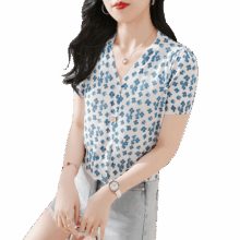 真维斯 女款V领碎花短袖针织衫 春夏洋气印花上衣