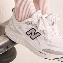 再降价、天降礼金、10日10点、：New Balance Arishi v4 缓震运动跑步鞋 男女同款