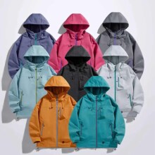 吉普 户外登山冲锋衣